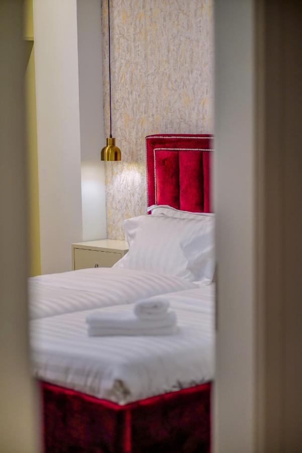 Hotel Capital Inn Tirana Exteriör bild
